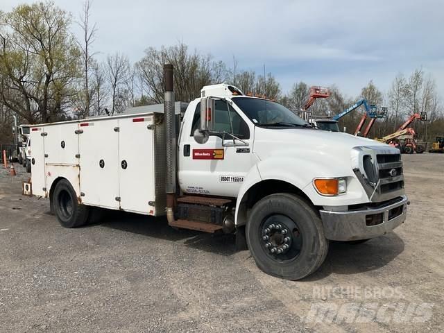 Ford F-750 Pojazdy komunalne