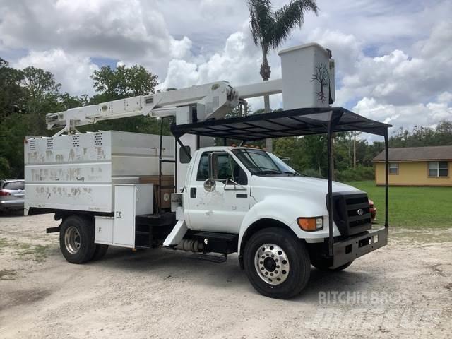 Ford F-750 Podnośniki koszowe