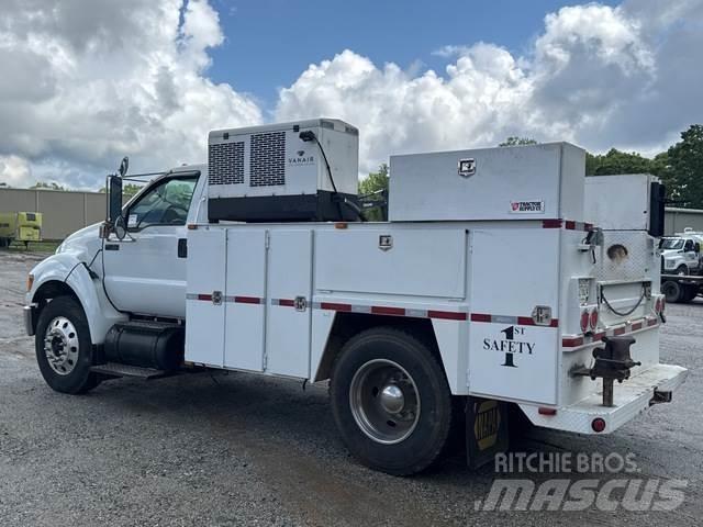 Ford F-750 Pojazdy komunalne