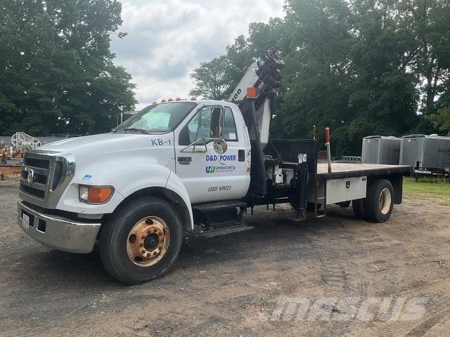 Ford F-750 Ciężarówki typu Platforma / Skrzynia