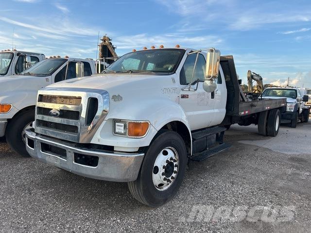 Ford F-750 Ciężarówki typu Platforma / Skrzynia