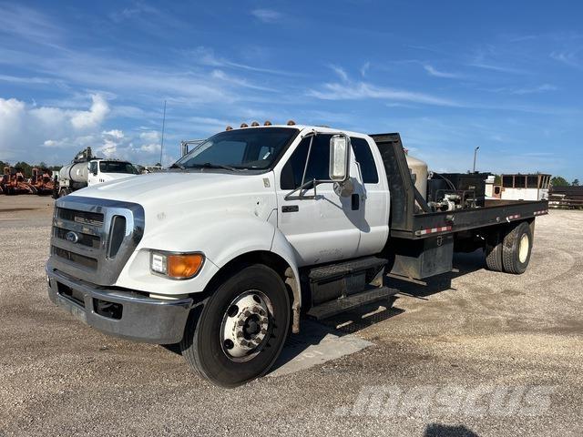 Ford F-750 Ciężarówki typu Platforma / Skrzynia