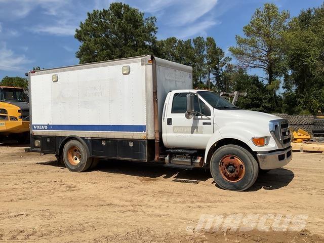 Ford F-750 Cysterna