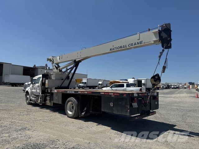 Ford F-750 Inne