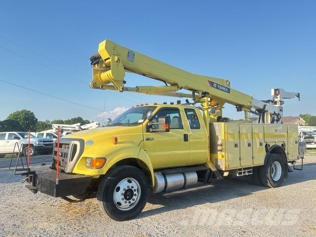 Ford F-750 Podnośniki koszowe