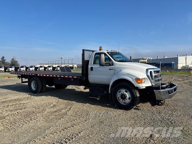 Ford F-750 Ciężarówki typu Platforma / Skrzynia