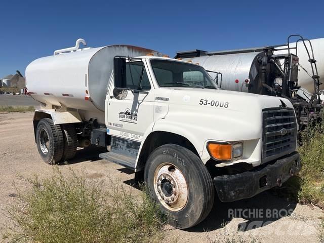 Ford F-800 Polewaczki