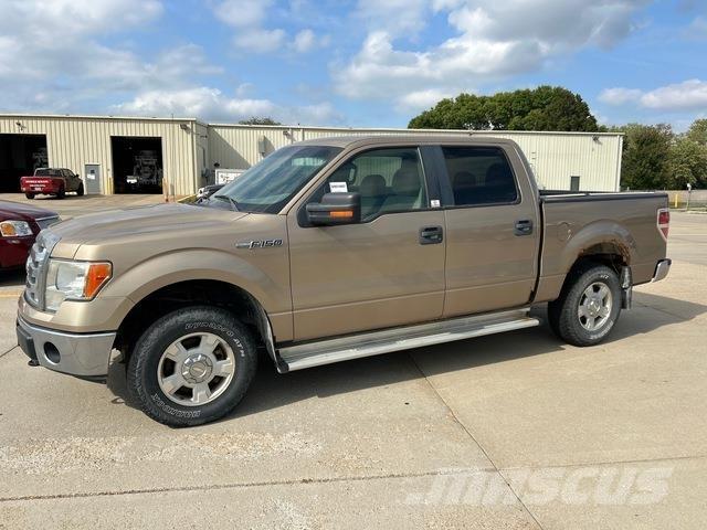 Ford F150 XLT Pick-upy / Pojazdy z otwieranymi burtami