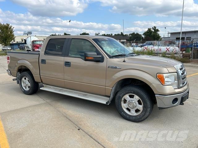 Ford F150 XLT Pick-upy / Pojazdy z otwieranymi burtami