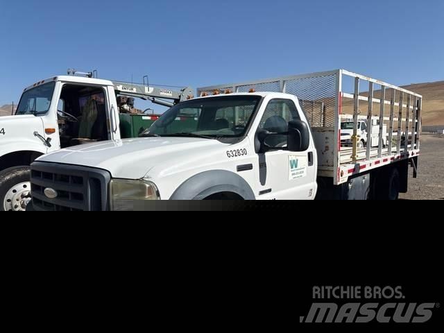 Ford F550 Ciężarówki typu Platforma / Skrzynia
