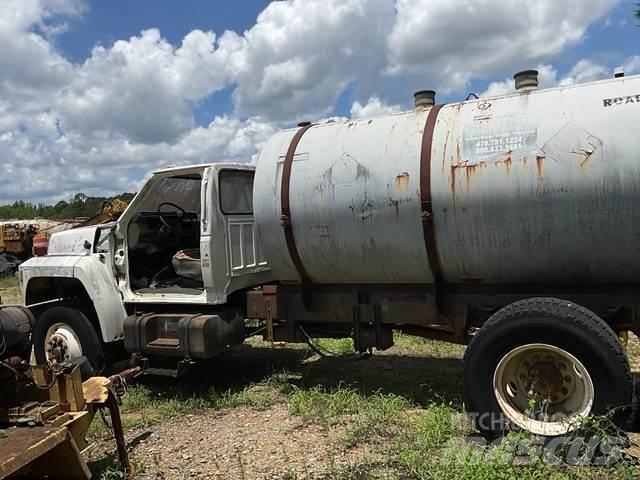 Ford F700 Cysterna