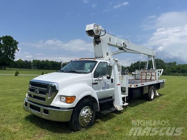 Ford F750 Ciężarówki typu Platforma / Skrzynia