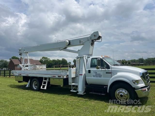 Ford F750 Ciężarówki typu Platforma / Skrzynia