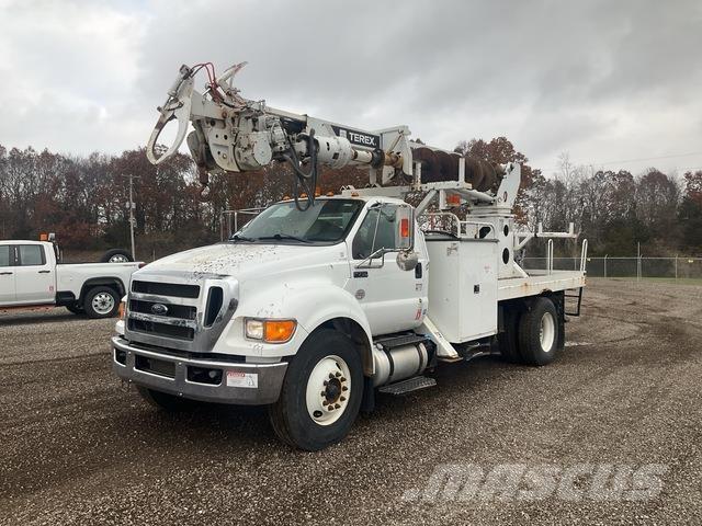 Ford F750 Wiertnice samochodowe
