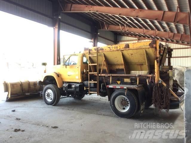 Ford F800 Lemiesze i pługi śnieżne