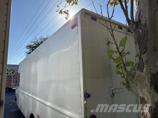 Ford GEN 1 Samochody dostawcze ze skrzynią zamkniętą