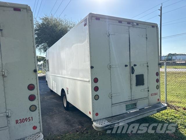 Ford GEN 1 Samochody dostawcze ze skrzynią zamkniętą