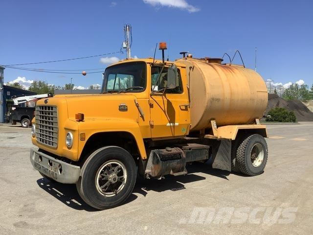 Ford L8000 Polewaczki