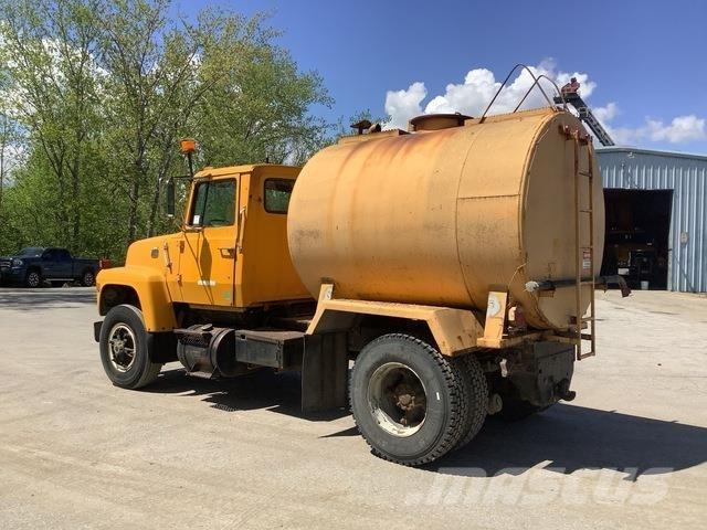 Ford L8000 Polewaczki