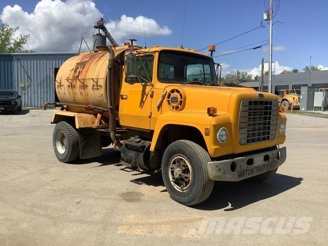 Ford L8000 Polewaczki