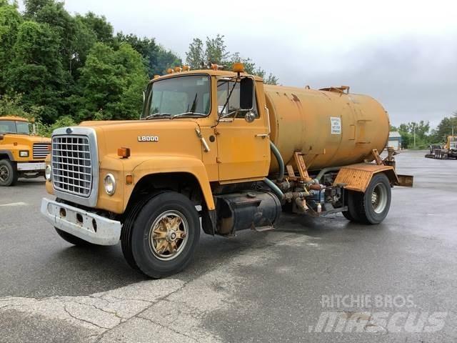 Ford L8000 Polewaczki