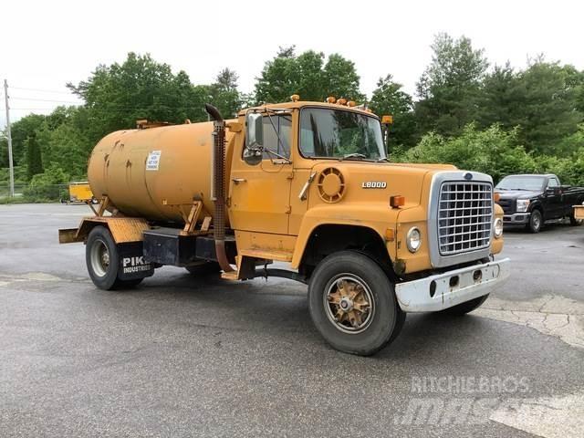 Ford L8000 Polewaczki