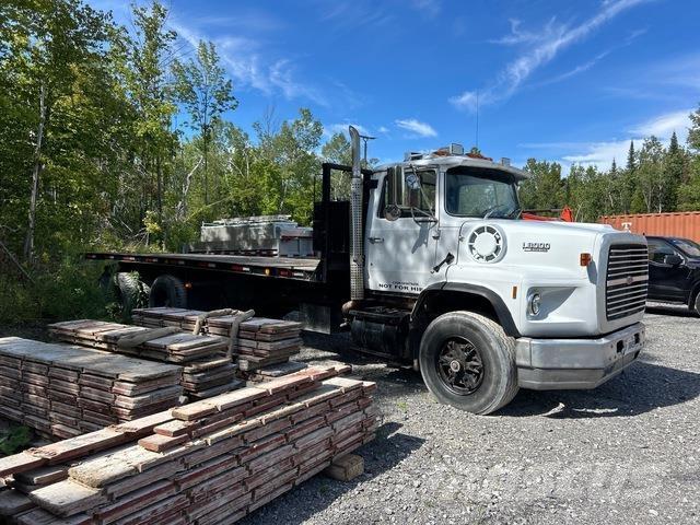 Ford L8000 Samochody ratownicze pomocy drogowej