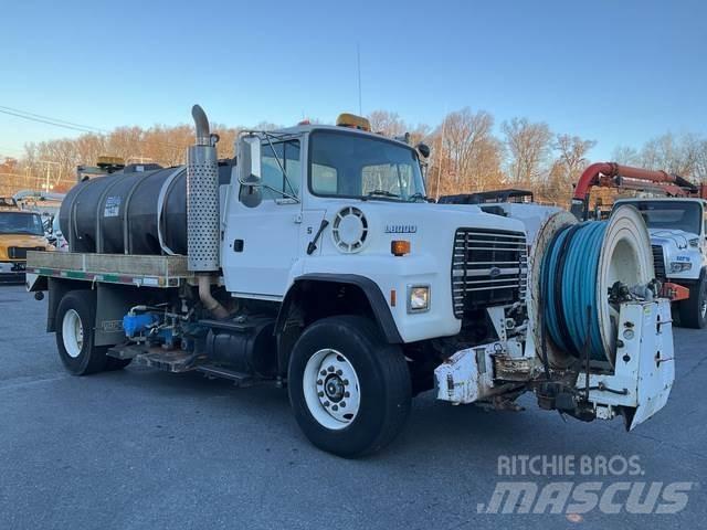 Ford L9000 Kombi / koparki ssące