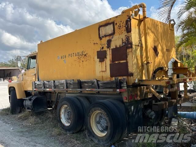 Ford LT8000 Polewaczki