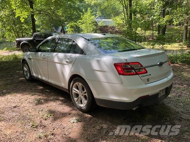 Ford Taurus Samochody osobowe
