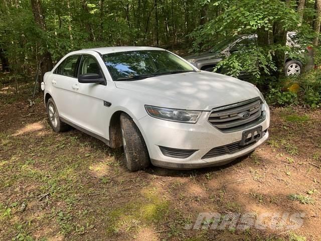 Ford Taurus Samochody osobowe