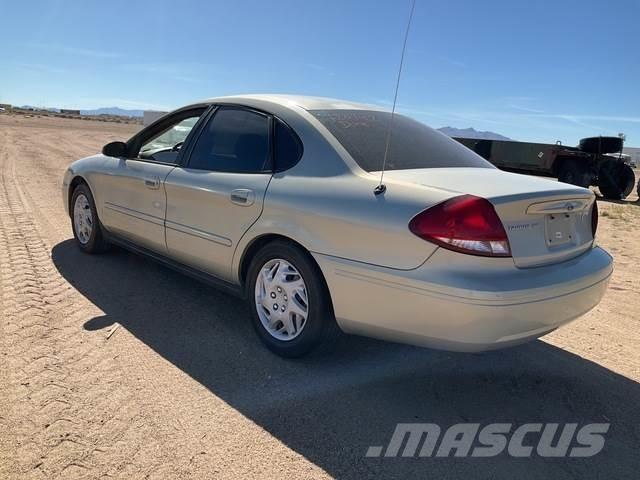 Ford Taurus SE Samochody osobowe