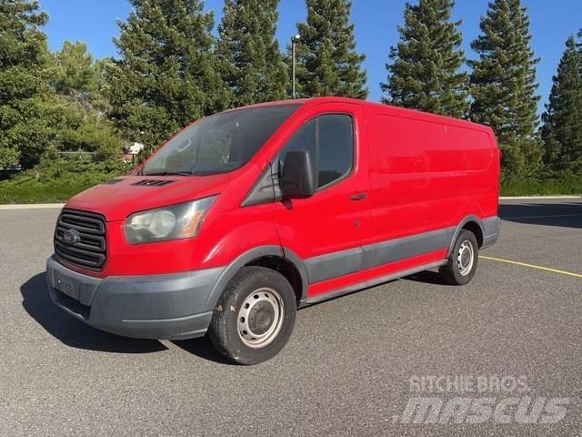 Ford Transit Busy / Vany