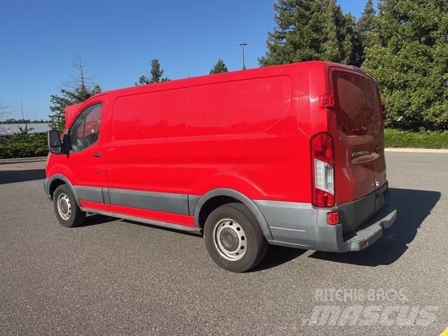 Ford Transit Busy / Vany