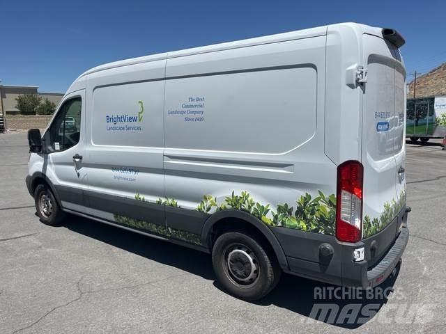 Ford Transit Busy / Vany