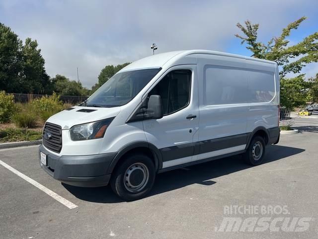 Ford Transit Busy / Vany