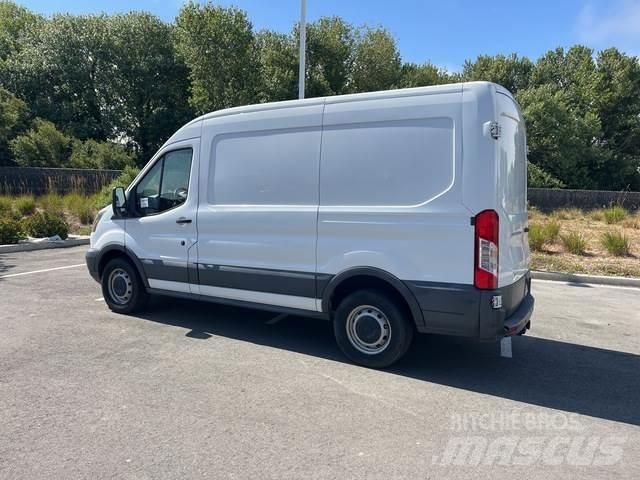 Ford Transit Busy / Vany