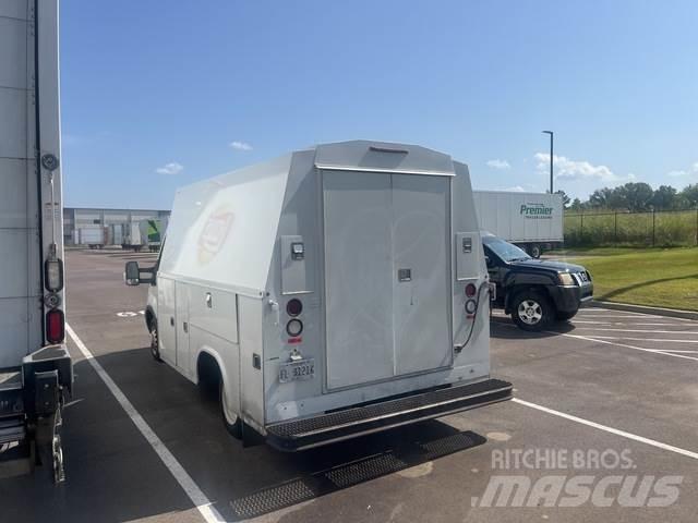 Ford Transit Busy / Vany