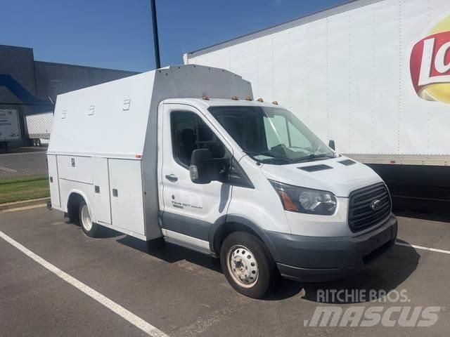 Ford Transit Busy / Vany