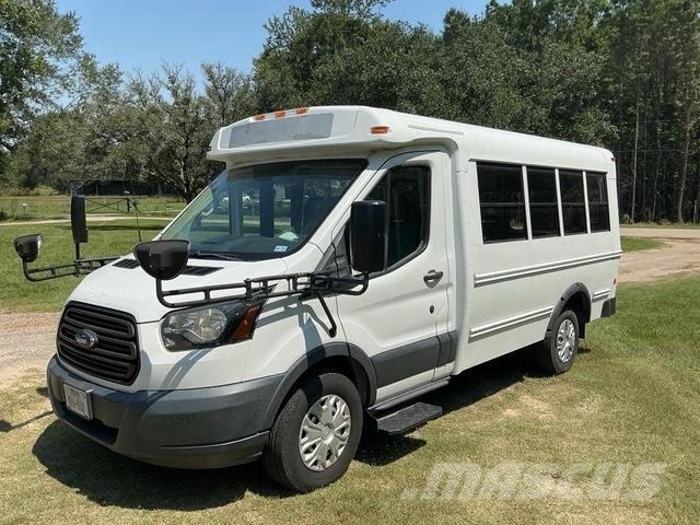 Ford Transit Minibusy