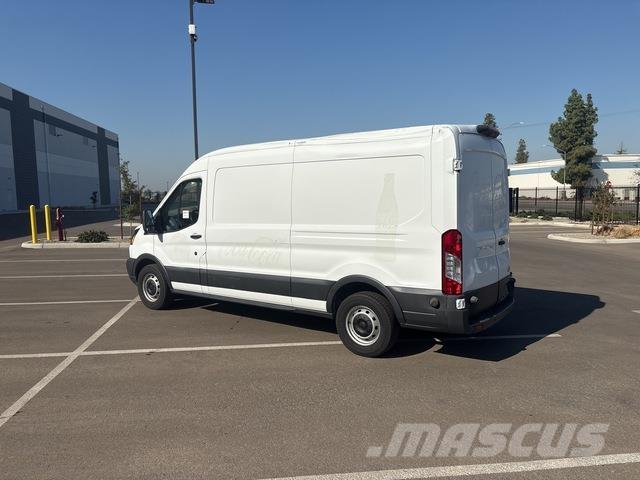 Ford Transit Busy / Vany