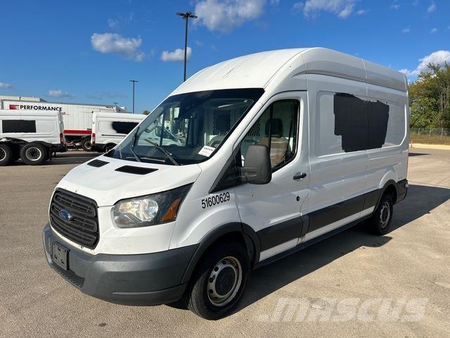 Ford Transit Busy / Vany