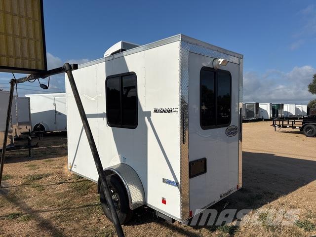 Forest River  Przyczepy ze skrzynią zamkniętą