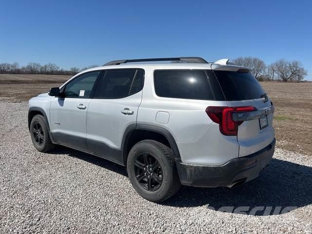 GMC Acadia Samochody osobowe