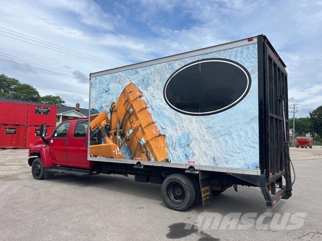 GMC C5500 Samochody ciężarowe ze skrzynią zamkniętą