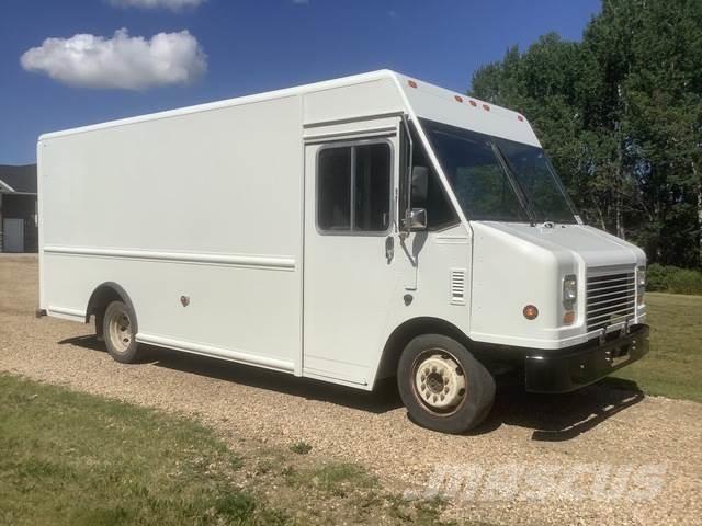 GMC Workhorse Samochody dostawcze ze skrzynią zamkniętą