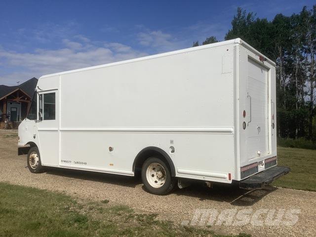 GMC Workhorse Samochody dostawcze ze skrzynią zamkniętą