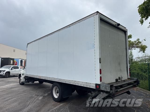 Hino  Samochody ciężarowe ze skrzynią zamkniętą