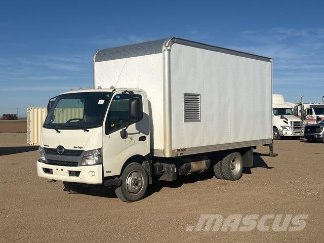 Hino 195 Samochody ciężarowe ze skrzynią zamkniętą