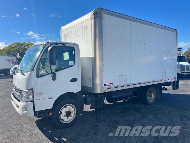 Hino 195 Samochody ciężarowe ze skrzynią zamkniętą